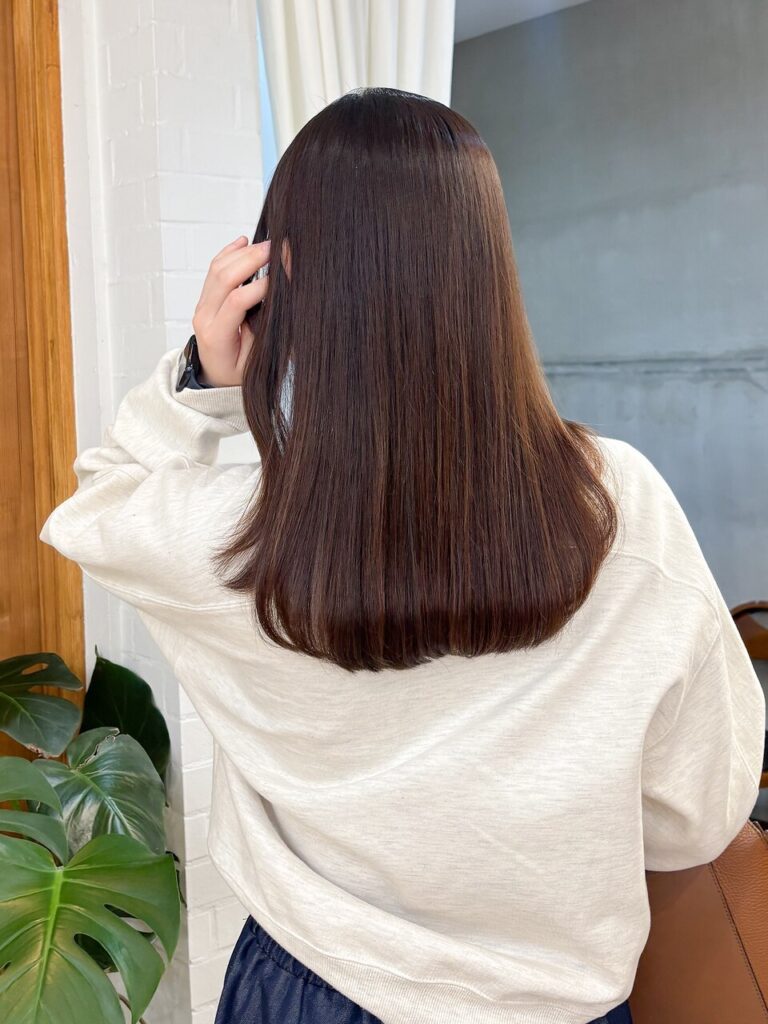 縮毛矯正後に髪が硬くなる原因、正直にお伝えします
